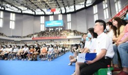 中南财经政法大学乒乓球馆怎么进(中南财经政法大学体育理论考试乒乓球)